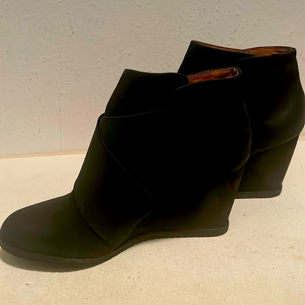 Gentle Souls black booties